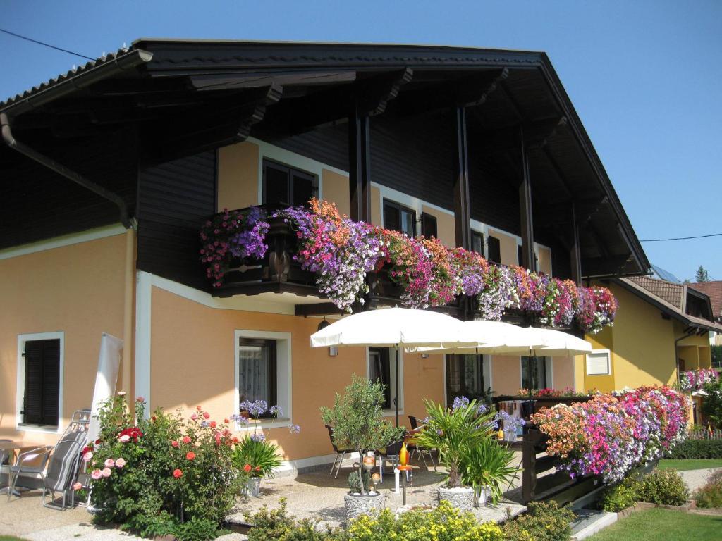 Gaestehaus Stroitz Drobollach am Faakersee Exteriör bild